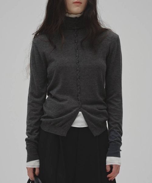 TODAYFUL(トゥデイフル)の「TODAYFUL Turtleneck Button Knit タートルネックボタンニット/12620510(ニット/セーター・レディース・チャコールグレー/ブラック・ONE SIZE)」の6枚目の写真