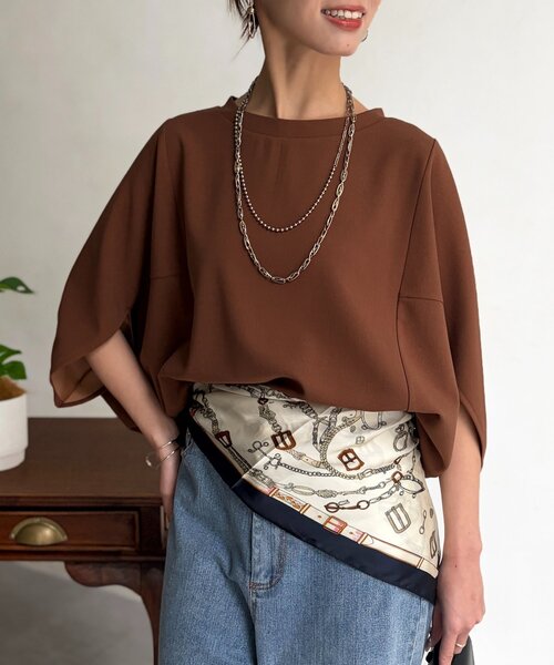 Chez toi(シェトワ)の「【二の腕カバー】【高コスパ高見え】梨地ヤッコスリーブプルオーバー(Tシャツ/カットソー・レディース・ブラック/グリーン/レッド/オフホワイト/ネイビー/ブルー/ブラウン・FREE)」の3枚目の写真