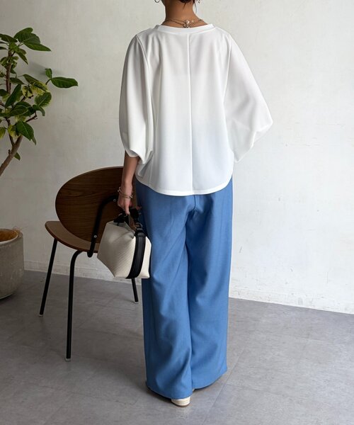 Chez toi(シェトワ)の「【二の腕カバー】【高コスパ高見え】梨地ヤッコスリーブプルオーバー(Tシャツ/カットソー・レディース・ブラック/グリーン/レッド/オフホワイト/ネイビー/ブルー/ブラウン・FREE)」の15枚目の写真