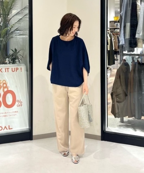 Chez toi（シェトワ）の「【二の腕カバー】【高コスパ高見え】梨地ヤッコスリーブプルオーバー（Tシャツ/カットソー・レディース・ブラック/グリーン/レッド/オフホワイト/ネイビー/ブルー/ブラウン/イエロー・FREE）」の12枚目の写真