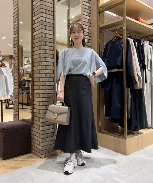 Chez toi（シェトワ）の「【二の腕カバー】【高コスパ高見え】梨地ヤッコスリーブプルオーバー（Tシャツ/カットソー・レディース・ブラック/グリーン/レッド/オフホワイト/ネイビー/ブルー/ブラウン/イエロー・FREE）」の10枚目の写真