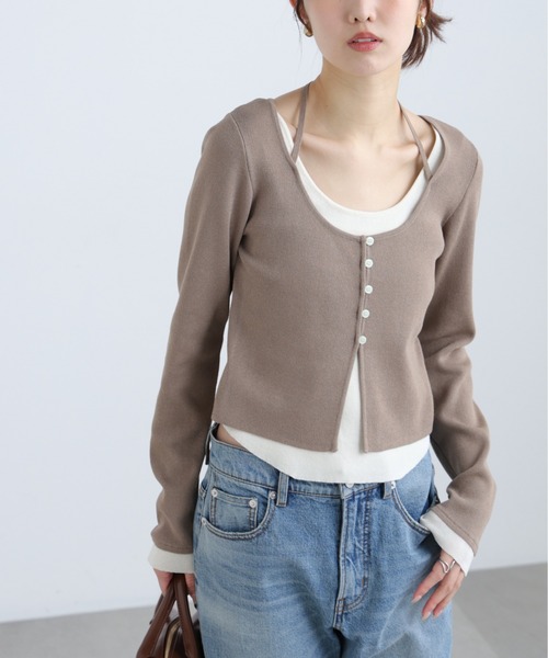 FREE'S MART（フリーズマート）の「◆Ⅰキャミレイヤードクルーネックニット（ニット/セーター・レディース・ライトグリーン/ブラウン/ネイビー/グレー・FREE）」の2枚目の写真