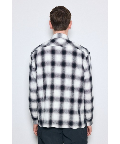AZUL by moussy（アズールバイマウジー）の「フレンチリネンオンブレーチェックシャツ（シャツ/ブラウス・メンズ・ブラック系その他/ブラウン系その他/ホワイト系その他・LARGE/MEDIUM/SMALL）」の13枚目の写真