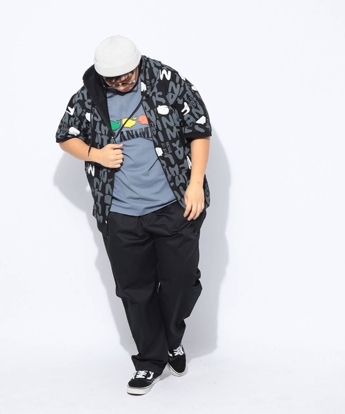 B&T CLUB（ビーティークラブ）の「パーカー 半袖 メンズ 大きいサイズ FAT ANIMALS クジラ総柄 フルジップ B＆T CLUB (ビーアンドティークラブ)（パーカー・メンズ・ブラック/ホワイト・X4(8L～9L)/X3(6L～7L)/X2(4L～5L)/X1(3L～4L)）」の16枚目の写真