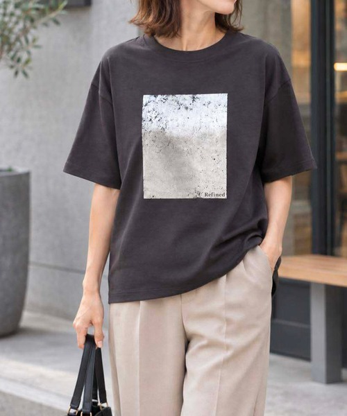 eM(エム)の「【サイズ展開あり!】 シルキータッチスムースプリントTee(Tシャツ/カットソー・レディース・ピンク/チャコールグレー/ホワイト・S/M/L/LL)」の1枚目の写真