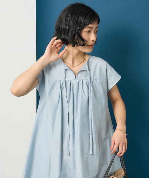 FREAK'S STORE(フリークスストア)の「藤本美貴 × FREAK'S STORE/フリークスストア 接触冷感/UVカット ヘンリーネックフレアワンピース(ワンピース・レディース・ブラウン/ブラック/ブルー・フリ-)」の3枚目の写真