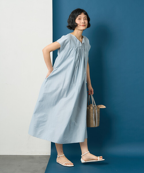 FREAK'S STORE(フリークスストア)の「藤本美貴 × FREAK'S STORE/フリークスストア 接触冷感/UVカット ヘンリーネックフレアワンピース(ワンピース・レディース・ブラウン/ブラック/ブルー・フリ-)」の4枚目の写真