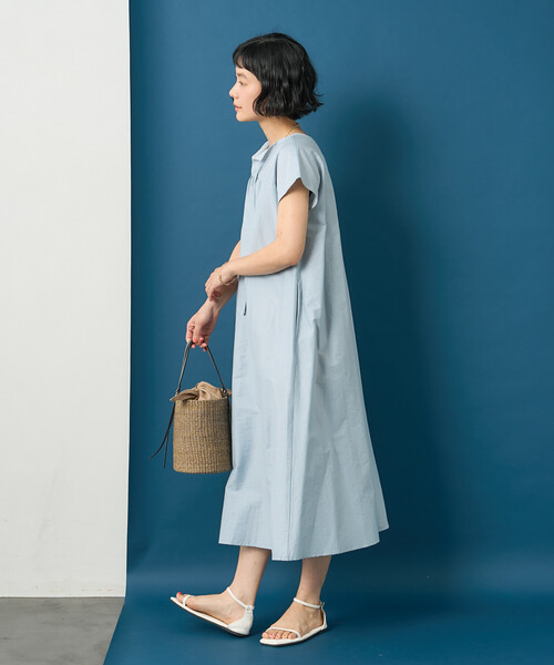 FREAK'S STORE(フリークスストア)の「藤本美貴 × FREAK'S STORE/フリークスストア 接触冷感/UVカット ヘンリーネックフレアワンピース(ワンピース・レディース・ブラウン/ブラック/ブルー・フリ-)」の8枚目の写真