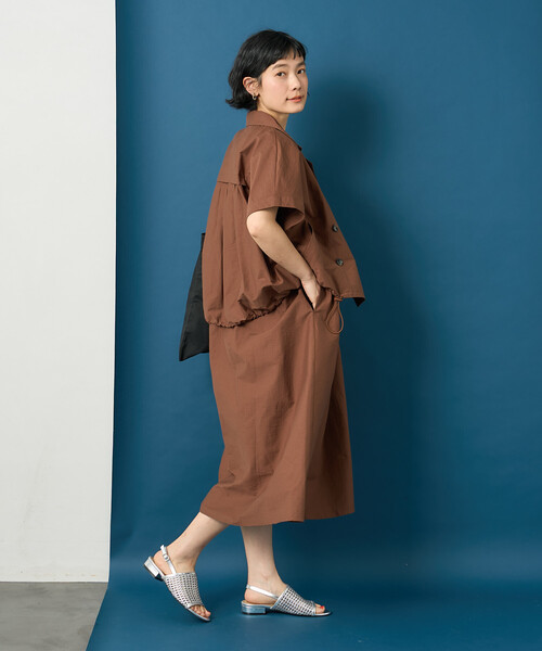 FREAK'S STORE(フリークスストア)の「藤本美貴 × FREAK'S STORE/フリークスストア 接触冷感/UVカット ヘンリーネックフレアワンピース(ワンピース・レディース・ブラウン/ブラック/ブルー・フリ-)」の16枚目の写真