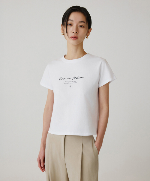 SIYAZU(シヤジュ)の「SITP5266 ミニマルフォント半袖Tシャツ_ホワイト(Tシャツ/カットソー・レディース・ホワイト・ONE)」の2枚目の写真