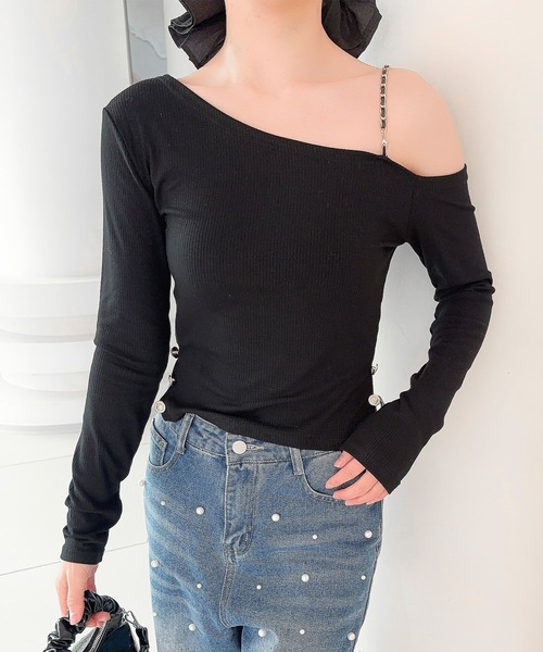 Jasmine Grandiflorum(ジャスミングランディフローラム)の「【Jasmine】アシメチェーンワンショルトップス(Tシャツ/カットソー・レディース・ベージュ/ブラック・FREE)」の10枚目の写真