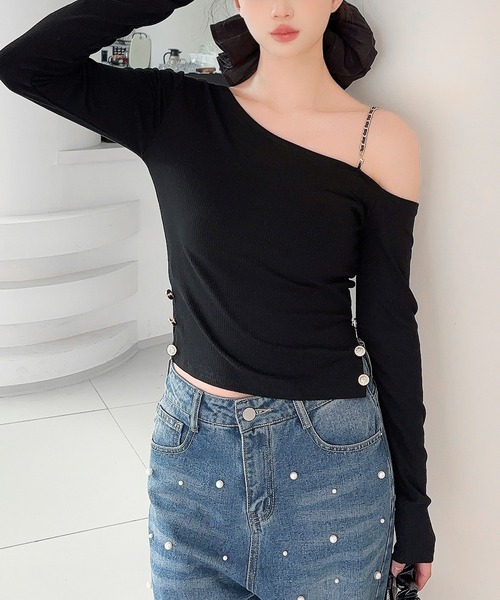 Jasmine Grandiflorum(ジャスミングランディフローラム)の「【Jasmine】アシメチェーンワンショルトップス(Tシャツ/カットソー・レディース・ベージュ/ブラック・FREE)」の11枚目の写真