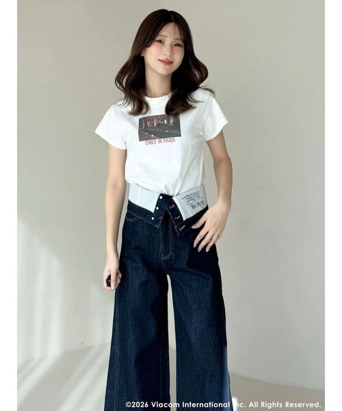 MERCURYDUO(マーキュリーデュオ)の「【EMILY IN PARISコラボ】グラフィックロゴTシャツ(Tシャツ/カットソー・レディース・オフホワイト・FREE)」の11枚目の写真