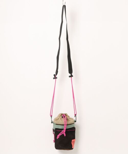 TOPO DESIGNS(トポデザインズ)の「【TOPO DESIGNS】MOUNTAIN HYDRO SLING(ショルダーバッグ・レディース・グレー系2/ネイビー系/ブラウン/テラコッタ・ONE SIZE)」の1枚目の写真