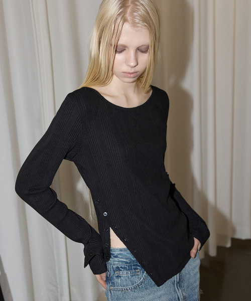 RENSE(レンセ)の「Diagonal Button Tee Black(Tシャツ/カットソー・レディース・その他・OS)」の2枚目の写真