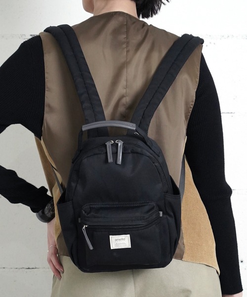anello GRANDE（アネログランデ）の「"02"≪anello GRANDE≫motte/モッテ 5ポケット/7L もちっとハンドル ラウンド ミニリュック（バックパック/リュック・レディース・ブラック/ブルーグレー/グレー/サンドベージュ・ONE SIZE）」の2枚目の写真