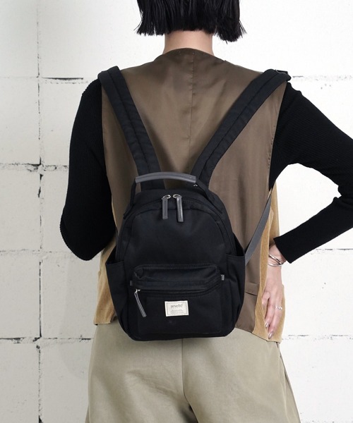 anello GRANDE（アネログランデ）の「"02"≪anello GRANDE≫motte/モッテ 5ポケット/7L もちっとハンドル ラウンド ミニリュック（バックパック/リュック・レディース・ブラック/ブルーグレー/グレー/サンドベージュ・ONE SIZE）」の6枚目の写真