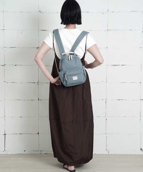 anello GRANDE（アネログランデ）の「"02"≪anello GRANDE≫motte/モッテ 5ポケット/7L もちっとハンドル ラウンド ミニリュック（バックパック/リュック・レディース・ブラック/ブルーグレー/グレー/サンドベージュ・ONE SIZE）」の9枚目の写真