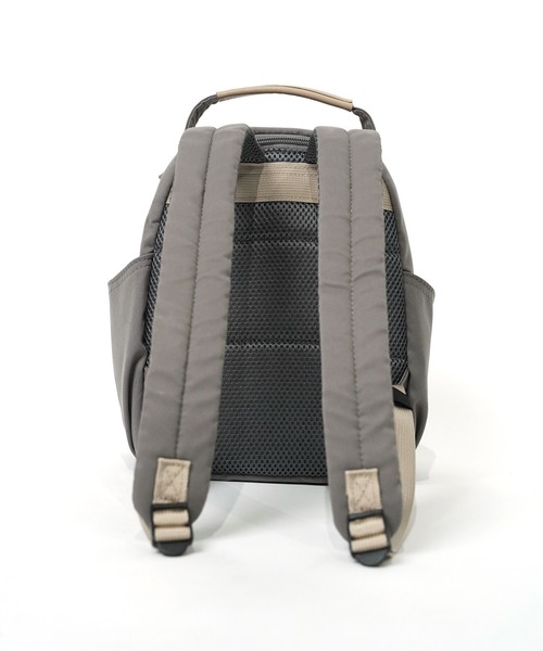 anello GRANDE（アネログランデ）の「"02"≪anello GRANDE≫motte/モッテ 5ポケット/7L もちっとハンドル ラウンド ミニリュック（バックパック/リュック・レディース・ブラック/ブルーグレー/グレー/サンドベージュ・ONE SIZE）」の15枚目の写真