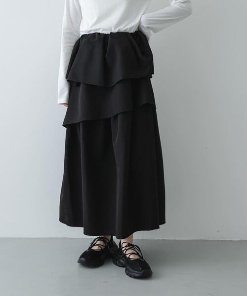 SENSE OF PLACE by URBAN RESEARCH（センスオブプレイスバイアーバンリサーチ）の「タックボリュームティアードスカート（スカート・レディース・ブラック/アイボリー・ONE）」の2枚目の写真
