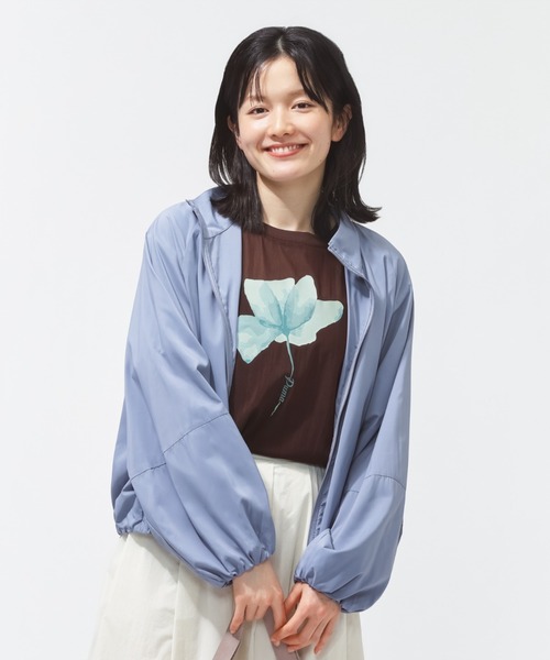PUMA（プーマ）の「【別注】プーマ PUMA ESS ELEVATED パッカブル ウーブン ソリッド JKT 限定コラボ（ナイロンジャケット・レディース・ブルーグレー/サンドグレー・M/L）」の4枚目の写真
