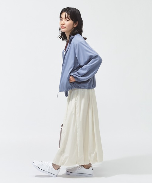 PUMA（プーマ）の「【別注】プーマ PUMA ESS ELEVATED パッカブル ウーブン ソリッド JKT 限定コラボ（ナイロンジャケット・レディース・ブルーグレー/サンドグレー・M/L）」の17枚目の写真