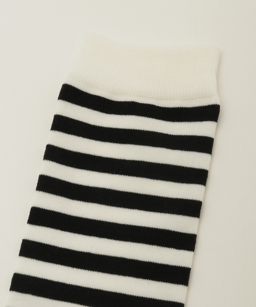martinique（マルティニーク）の「【MARCOMONDE/マルコモンド】VENICE' pattern 05 SC26-005（ソックス/靴下・レディース・ホワイト×ブラック・FREE）」の6枚目の写真