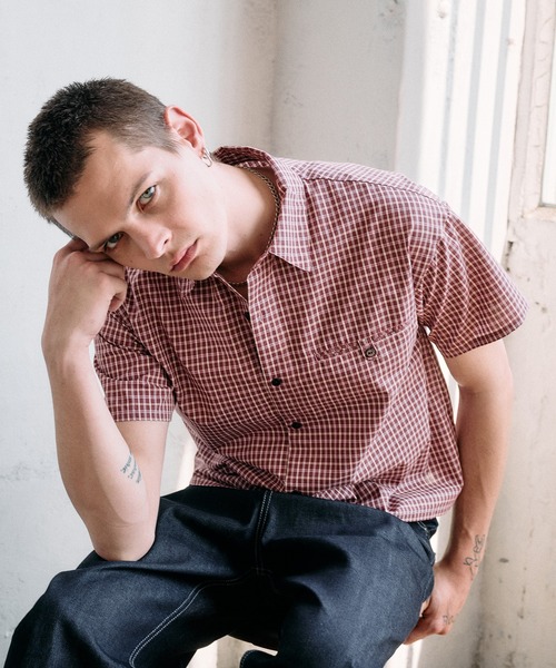 Regen Glanz(レーゲングランツ)の「cropped box fit check shirt/ クロップドボックスフィットチェックシャツ(シャツ/ブラウス・メンズ・ネイビー/ライトホワイト/レッド/ブラック・LARGE/SMALL/MEDIUM)」の9枚目の写真