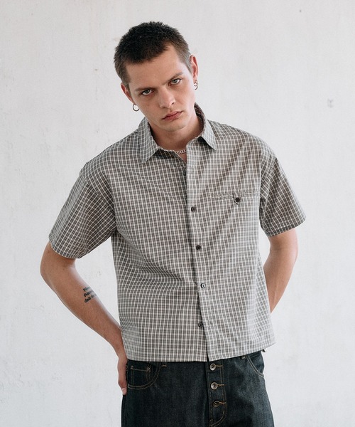 Regen Glanz(レーゲングランツ)の「cropped box fit check shirt/ クロップドボックスフィットチェックシャツ(シャツ/ブラウス・メンズ・ネイビー/ライトホワイト/レッド/ブラック・LARGE/SMALL/MEDIUM)」の7枚目の写真