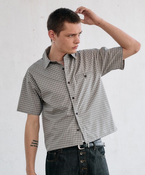 Regen Glanz(レーゲングランツ)の「cropped box fit check shirt/ クロップドボックスフィットチェックシャツ(シャツ/ブラウス・メンズ・ネイビー/ライトホワイト/レッド/ブラック・LARGE/SMALL/MEDIUM)」の6枚目の写真