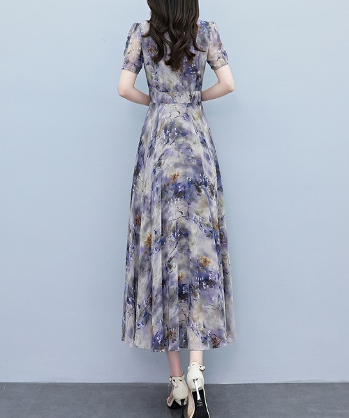 LUCPY(ラクピー)の「ニュアンスフラワーフレアロングワンピース(ワンピース・レディース・パープル・XX-LARGE/X-LARGE/LARGE/MEDIUM)」の4枚目の写真
