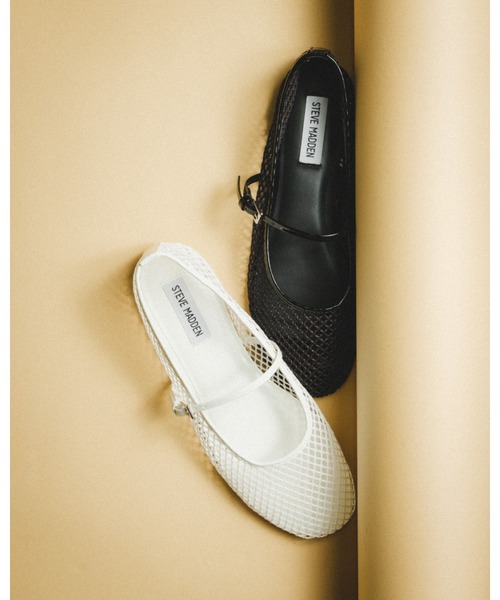STEVE MADDEN(スティーブマデン)の「シアーメリージェーン/S.MADDEN MAGS-XS(パンプス・レディース・ブラック/ホワイト・23.5-24/23.5cm/23.0cm/22.5cm/24.5cm/24.0cm)」の3枚目の写真
