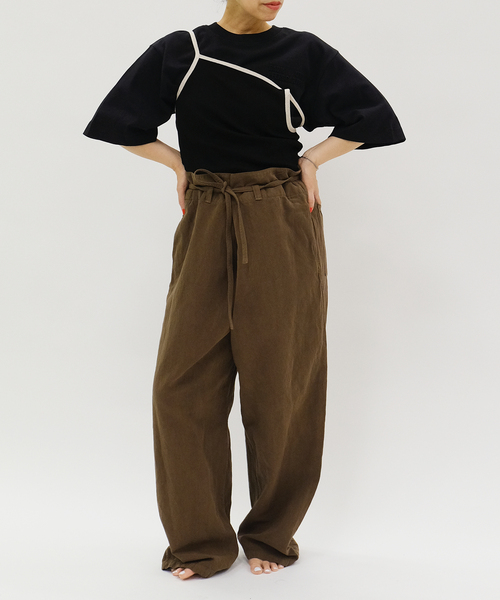 BAUM UND PFERDGARTEN(バウムウンドヘルガーデン)の「BAUM UND PFERDGARTEN バウム ウンド ヘルガーデン JIANA22135(Tシャツ/カットソー・レディース・ブラック・FREE)」の4枚目の写真