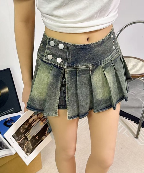 Chiina(チーナ)の「Chiina / スタッズ付き アイレット プリーツデニムスカート(デニムスカート・レディース・ブルー/ブラック・MEDIUM/SMALL)」の9枚目の写真