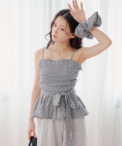 Chico(チコ)の「【セットアイテム】ギンガムバルーンペプラムトップス+シュシュセット(シャツ/ブラウス・レディース・ブラック系その他2/ブラック/ホワイト・FREE)」の8枚目の写真
