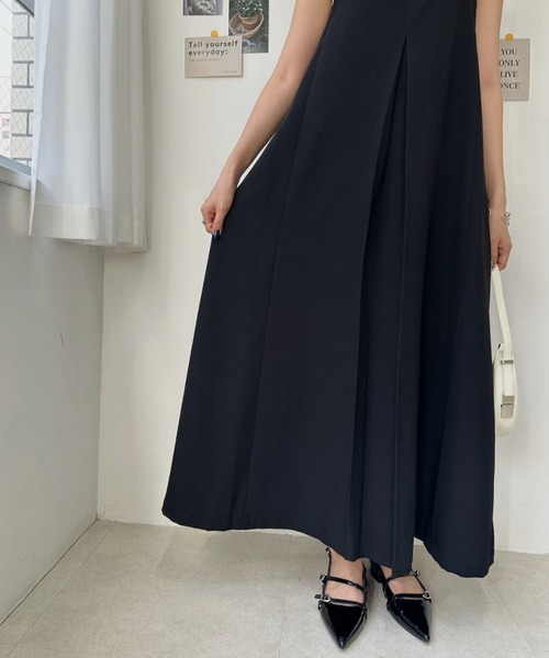 Eclat one(エクラワン)の「ゆるっと、贅沢フレア。深Vネックフロントタックワンピース(ワンピース・レディース・ベージュ/ブラック/チャコールグレー・FREE)」の10枚目の写真