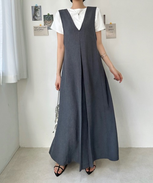 Eclat one(エクラワン)の「ゆるっと、贅沢フレア。深Vネックフロントタックワンピース(ワンピース・レディース・ベージュ/ブラック/チャコールグレー・FREE)」の22枚目の写真