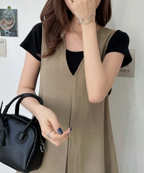 Eclat one(エクラワン)の「ゆるっと、贅沢フレア。深Vネックフロントタックワンピース(ワンピース・レディース・ベージュ/ブラック/チャコールグレー・FREE)」の15枚目の写真