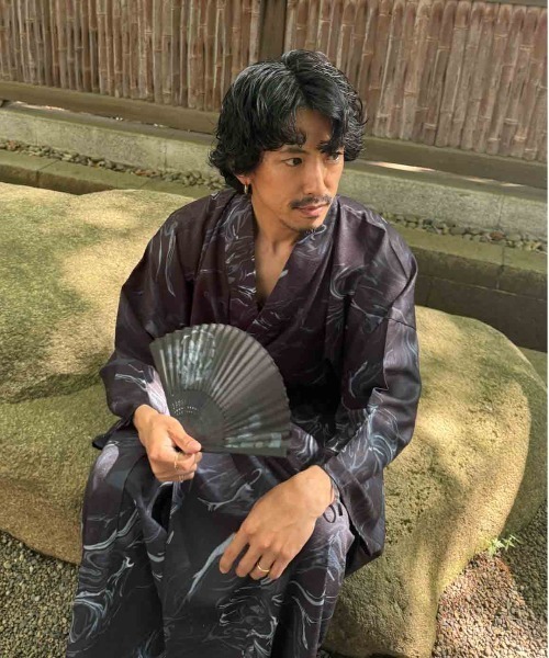 AS KNOW AS plus(アズノゥアズプラス)の「〇メンズ浴衣 3点セット 【男性浴衣・ワンタッチ角帯・下駄】(浴衣・メンズ・ブルー系/ブラック系/レッド系・FREE)」の17枚目の写真