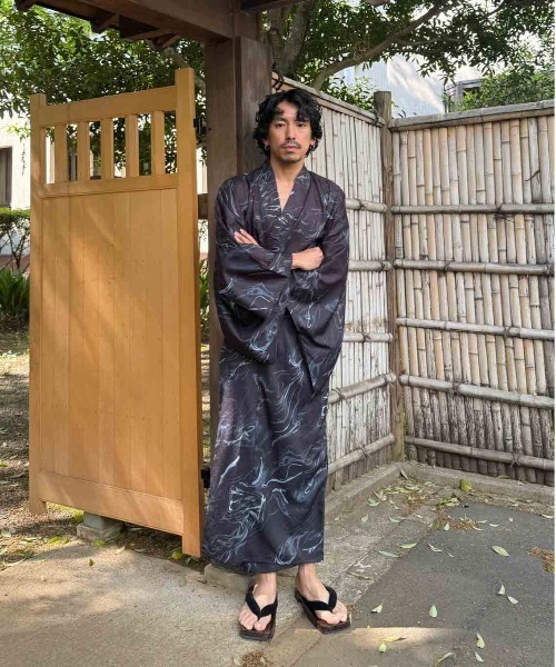 AS KNOW AS plus(アズノゥアズプラス)の「〇メンズ浴衣 3点セット 【男性浴衣・ワンタッチ角帯・下駄】(浴衣・メンズ・ブルー系/ブラック系/レッド系・FREE)」の18枚目の写真