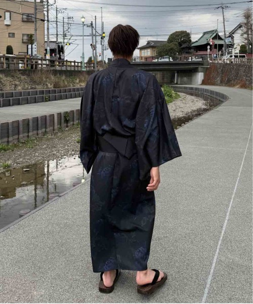 AS KNOW AS plus(アズノゥアズプラス)の「〇メンズ浴衣 3点セット 【男性浴衣・ワンタッチ角帯・下駄】(浴衣・メンズ・ブルー系/ブラック系/レッド系・FREE)」の9枚目の写真
