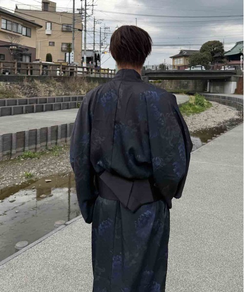 AS KNOW AS plus(アズノゥアズプラス)の「〇メンズ浴衣 3点セット 【男性浴衣・ワンタッチ角帯・下駄】(浴衣・メンズ・ブルー系/ブラック系/レッド系・FREE)」の7枚目の写真