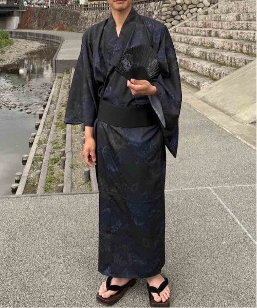 AS KNOW AS plus(アズノゥアズプラス)の「〇メンズ浴衣 3点セット 【男性浴衣・ワンタッチ角帯・下駄】(浴衣・メンズ・ブルー系/ブラック系/レッド系・FREE)」の8枚目の写真