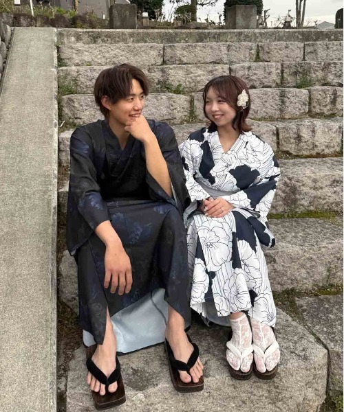 AS KNOW AS plus(アズノゥアズプラス)の「〇メンズ浴衣 3点セット 【男性浴衣・ワンタッチ角帯・下駄】(浴衣・メンズ・ブルー系/ブラック系/レッド系・FREE)」の14枚目の写真