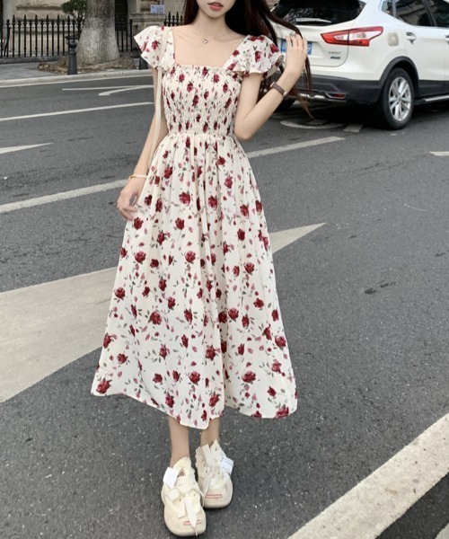 AMAJI(アマジ)の「フラワープリント キャミソール ワンピース(ワンピース・レディース・ベージュ・SMALL/MEDIUM/LARGE)」の1枚目の写真