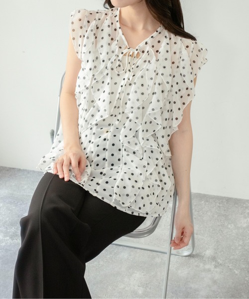 on:nue（オンニュ）の「【on:nue】[お気に入り登録数2,200突破！][着用動画あり！] シアードットラッフルフリルブラウス（シャツ/ブラウス・レディース・ブラウン/レッド/ホワイト/ブラック・FREE）」の10枚目の写真