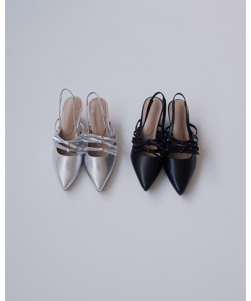 JUMELLE（ジュメロ）の「ポインテッドリボンサンダル（サンダル・レディース・ブラック/シルバー・LARGE/MEDIUM/SMALL）」の4枚目の写真