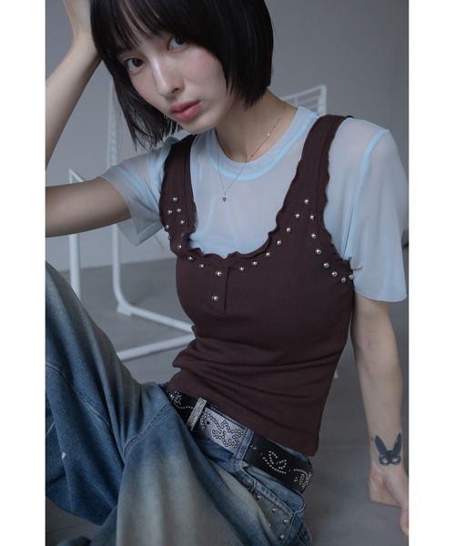 VACANCY(ヴァカンシー)の「スタッズタンク付きシアートップス(Tシャツ/カットソー・レディース・グレー/ブラウン/グリーン・FREE)」の2枚目の写真