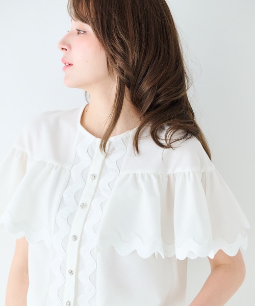 Chesty（チェスティー）の「スカラップフレアブラウス（シャツ/ブラウス・レディース・オフホワイト・0/1）」の4枚目の写真