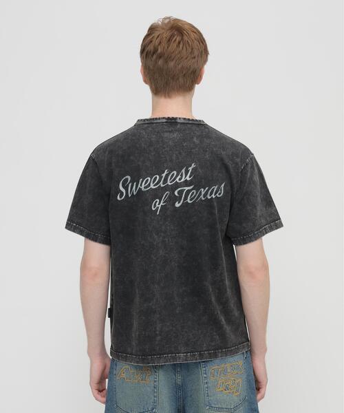 AVIREX（アヴィレックス）の「《直営店限定》FADE T-SHIRT "SWEETEST OF TEXAS" / フェード 半袖 Tシャツ / AVIREX / アヴィレックス（Tシャツ/カットソー・メンズ・ブラック/ピンク・XX-LARGE/LARGE/MEDIUM/X-LARGE）」の8枚目の写真
